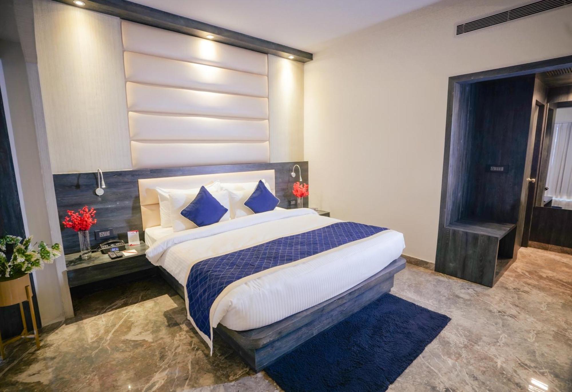 Hotel Swarn Towers Bareilly Ngoại thất bức ảnh