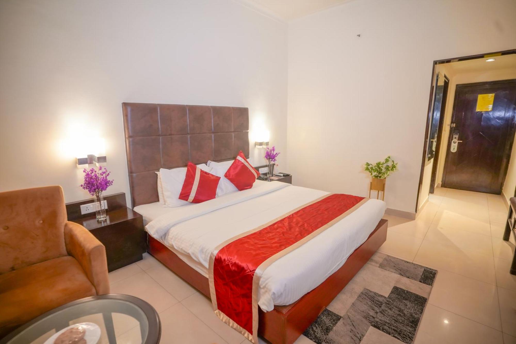 Hotel Swarn Towers Bareilly Ngoại thất bức ảnh