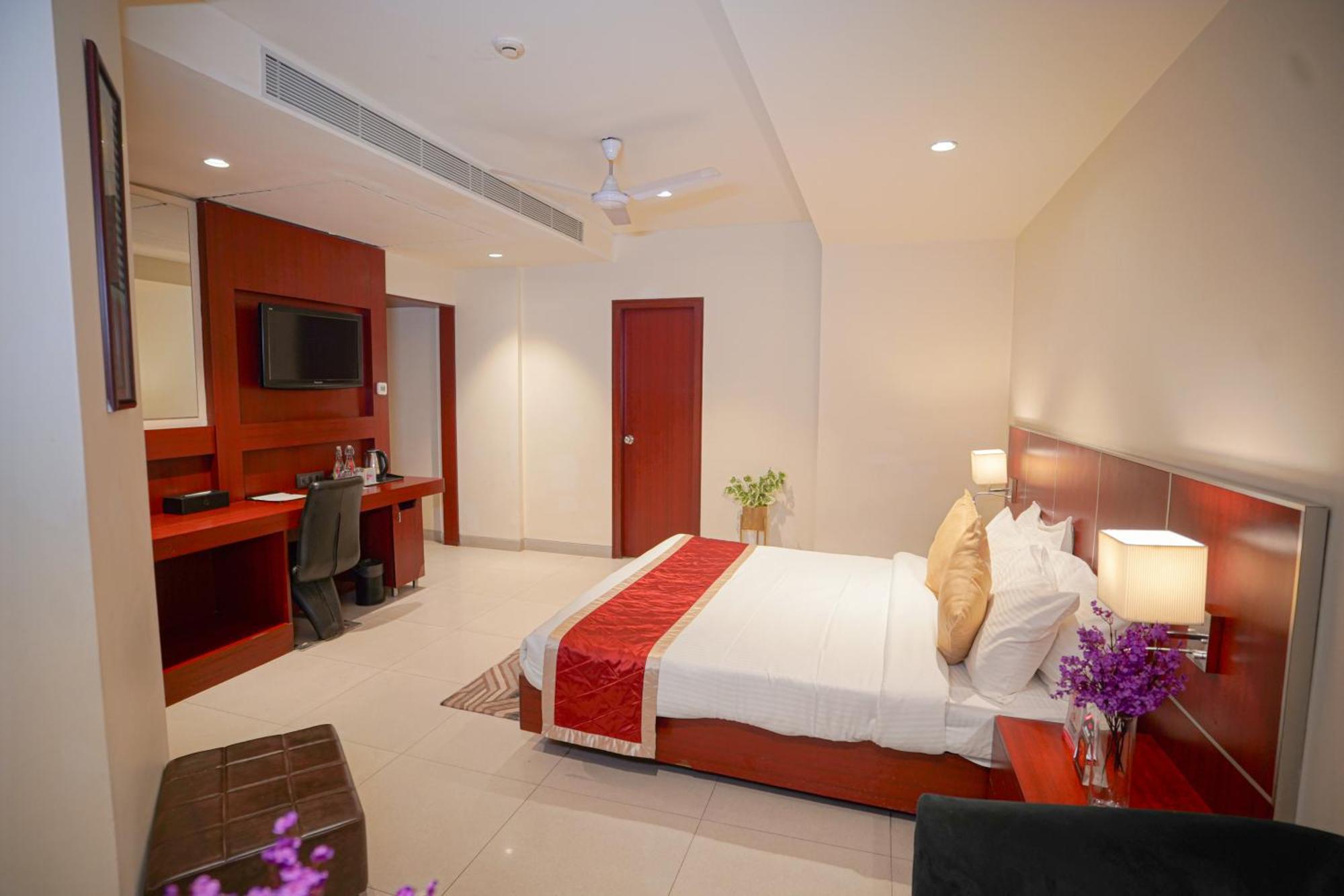 Hotel Swarn Towers Bareilly Ngoại thất bức ảnh