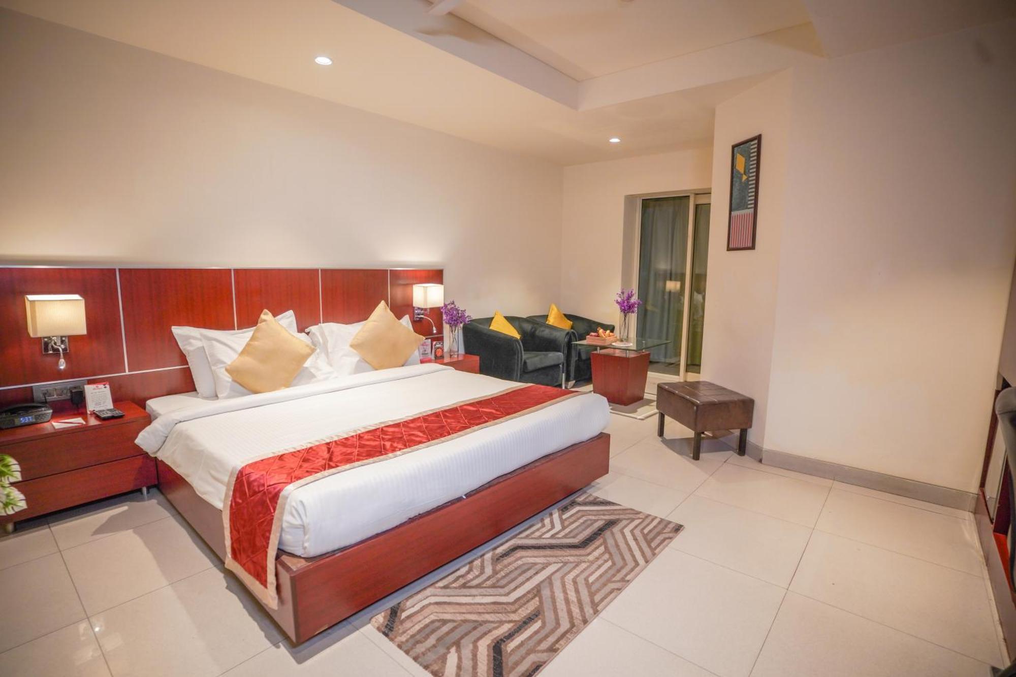 Hotel Swarn Towers Bareilly Ngoại thất bức ảnh